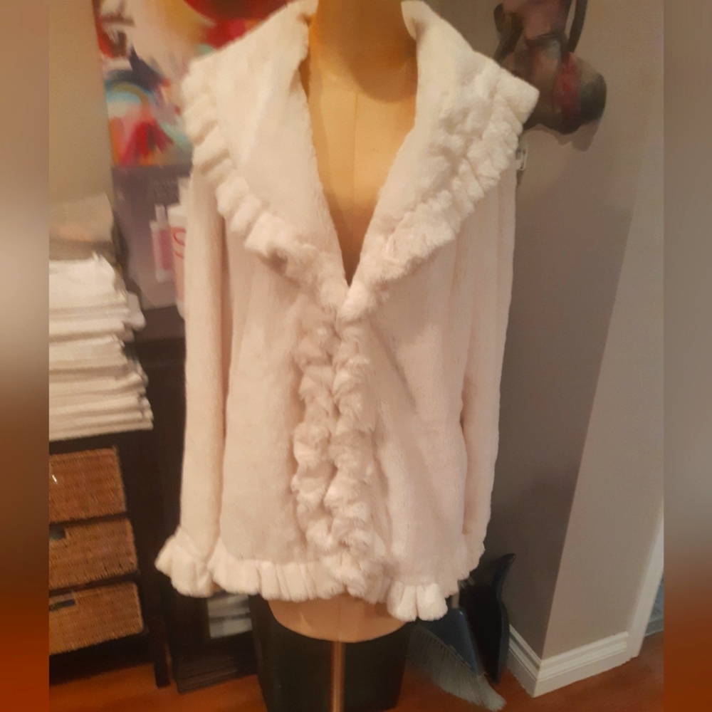 Beautiful Faux Fur Ladies sz L